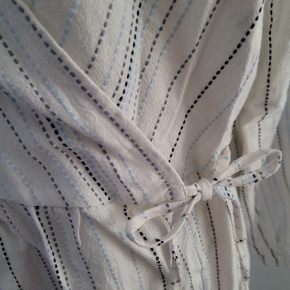 Time and Tru Wrap Shirt Size L - Picture 3 of 6